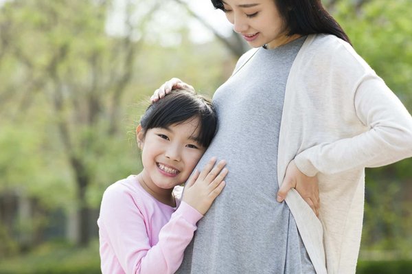 What Digital Tools Are Available for Tracking Fetal Movement for UK Expectant Mothers?